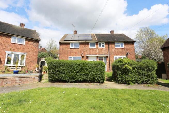2 bed property, in Dudley Gardens, £400,000