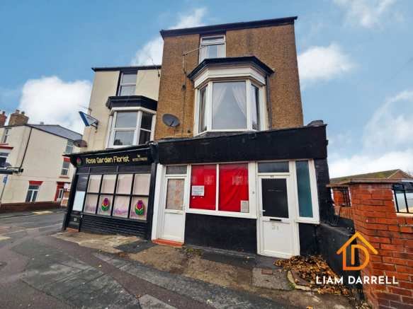 2 bed property, in Dean Road, £160,000