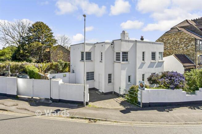 3 bed property, in Elms Avenue, £600,000