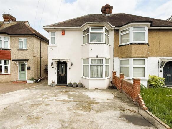 3 bed property, in Keswick Drive, £480,000