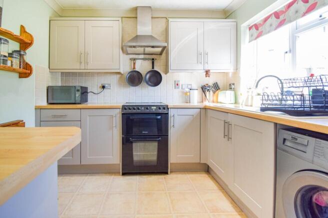3 bed property, in Laylands Green, £375,000