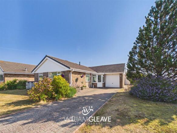 3 bed property, in Pen Tir, £375,000