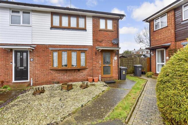 3 bed property, in Heron Road, £250,000