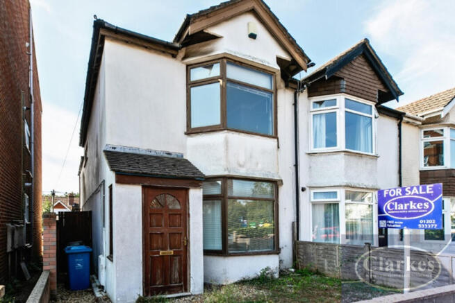 3 bed property, in Bournemouth Road, £300,000