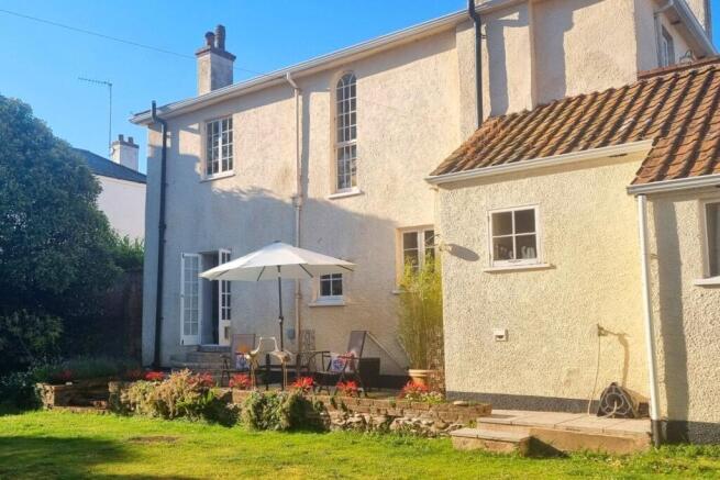 4 bed property, in Budleigh Salterton, £875,000