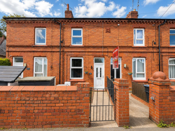 2 bed property, in Dolydd Road, £139,950