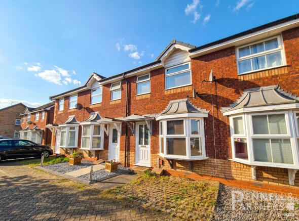 2 bed property, in Godwit Close, £160,000