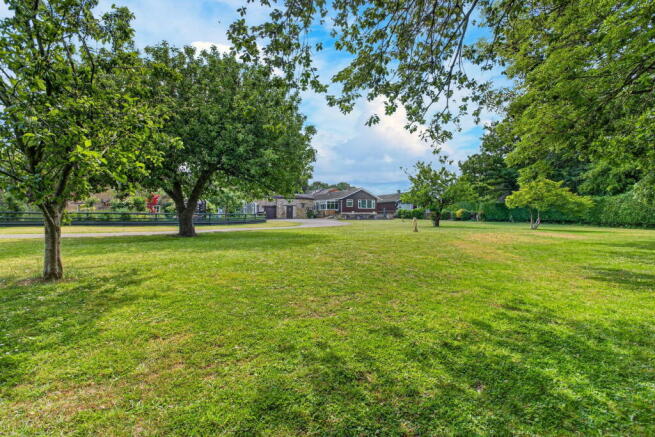 3 bed property, in Chapel Lane, £500,000