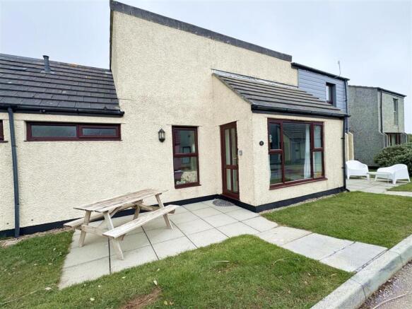 3 bed property, in Higher Trevellas, £110,000