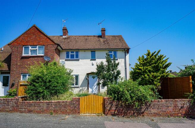 3 bed property, in Bristol Road, £260,000