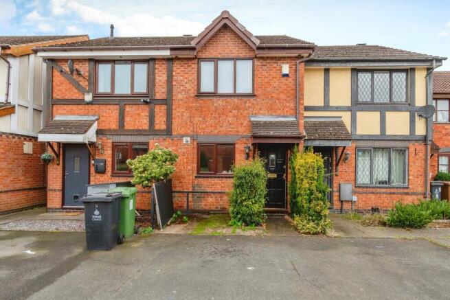 2 bed property, in Grantown Grove, £160,000