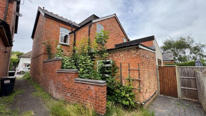 3 bed property, in 345 Mary Vale Road, £235,000