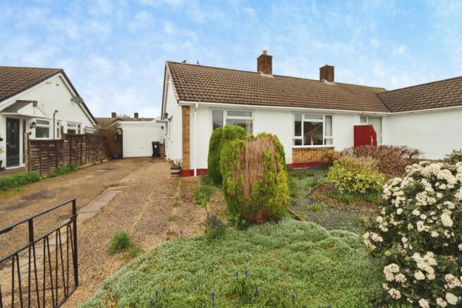 2 bed property, in Highnam Close, £330,000