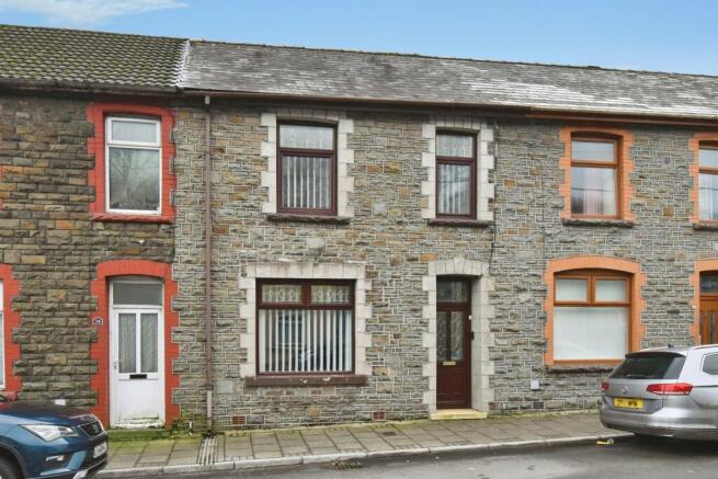 3 bed property, in Brynmair Road, £115,000
