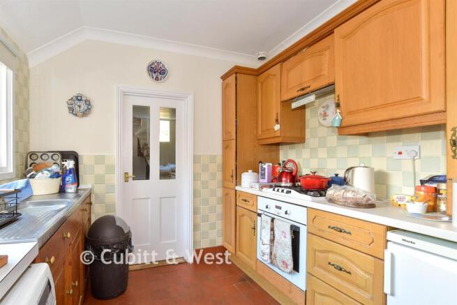 3 bed property, in Peaslake Lane, £800,000
