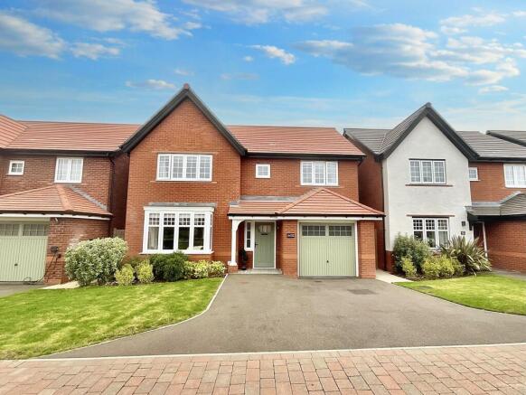 4 bed property, in Teal Way, £400,000