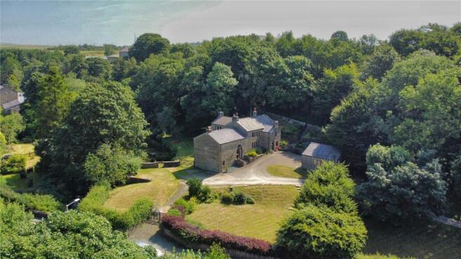 4 bed property, in Burnley Road East, £800,000