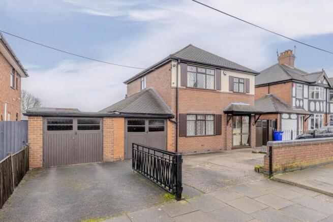 4 bed property, in Chell Green Avenue, £325,000