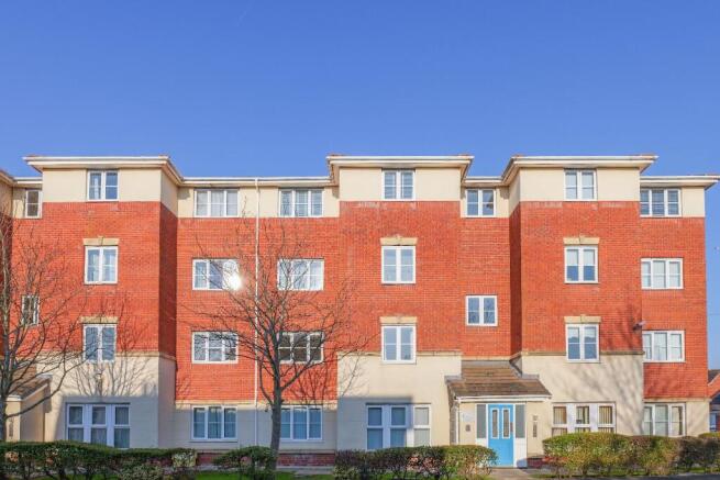 2 bed property, in Breckside Park, £68,000