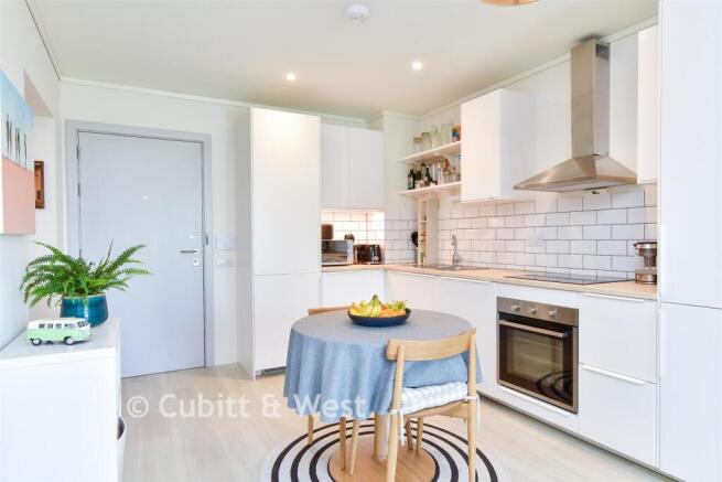 1 bed property, in Ladybower Road, £220,000