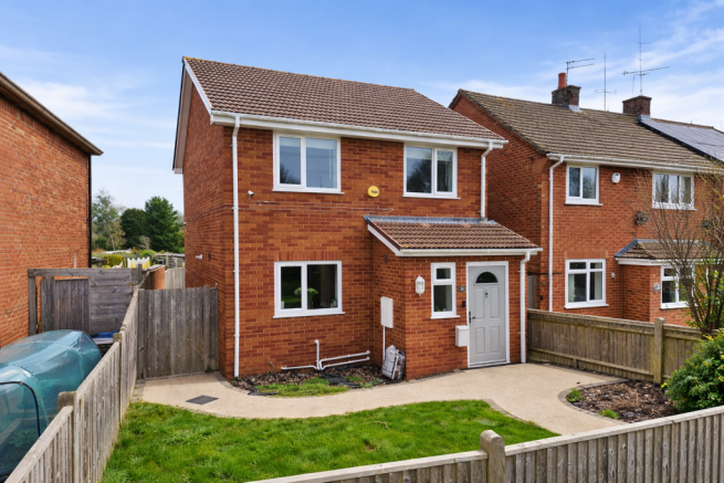 3 bed property, in Valley View, £290,000