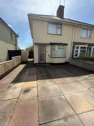 2 bed property, in Smith Avenue, £160,000