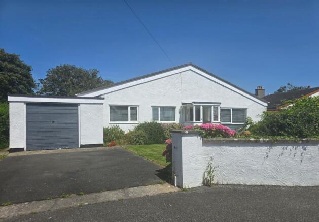 3 bed property, in Ty Croes, £445,000
