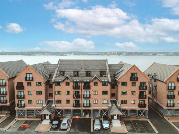 2 bed property, in South Ferry Quay, £200,000