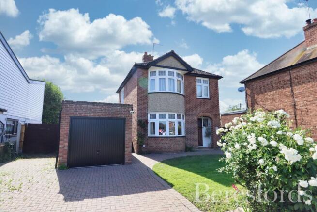3 bed property, in Fambridge Road, £550,000
