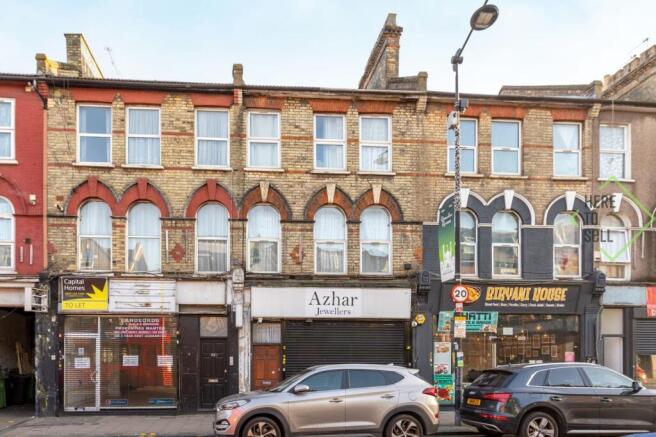 5 bed property, in Turnpike Lane, £800,000