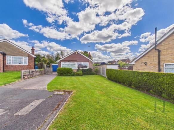 3 bed property, in Maple Close, £325,000