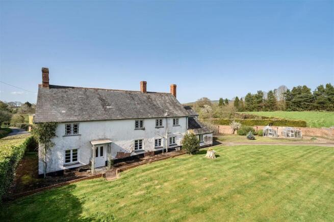 5 bed property, in Payhembury, £650,000