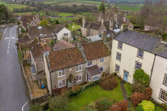 2 bed property, in High Street, £325,000