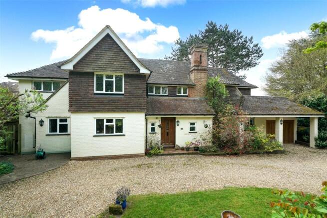 5 bed property, in Green Lane Close, £1,750,000