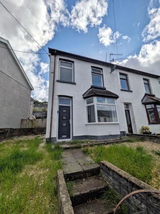 4 bed property, in Mikado Street, £140,000