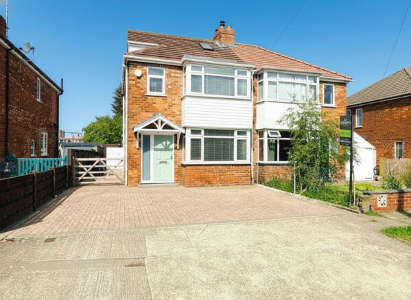 3 bed property, in Albion Avenue, £349,950