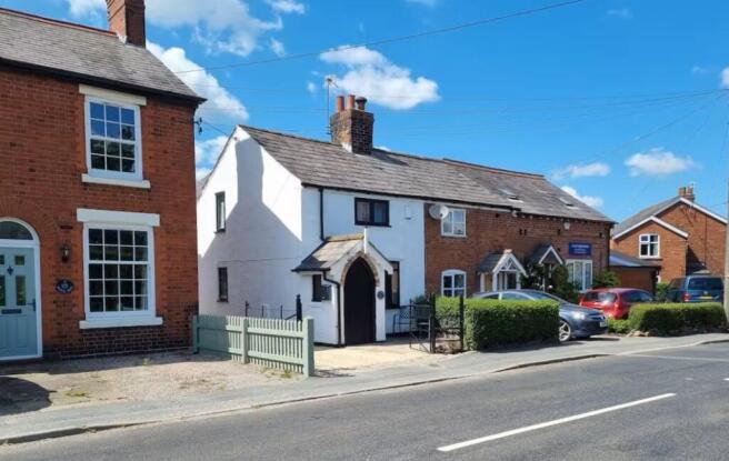 2 bed property, in Hill Top Road, £355,000
