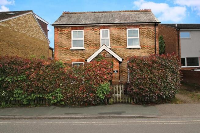 3 bed property, in Queens Road, £600,000