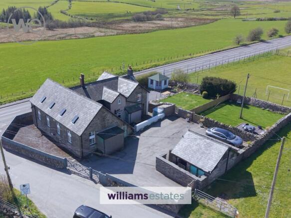 6 bed property, in Glasfryn, £560,000