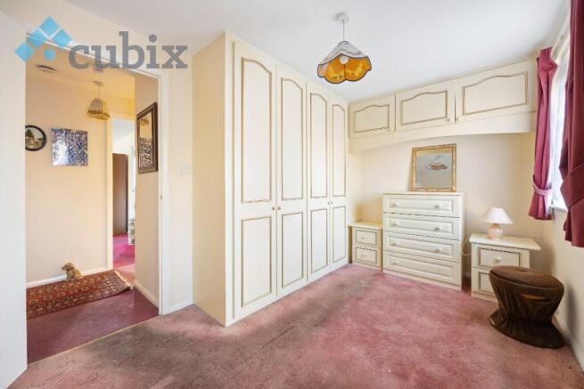 1 bed property, in John Maurice Close, £295,000