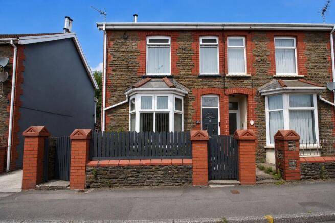 3 bed property, in Main Road, £270,000