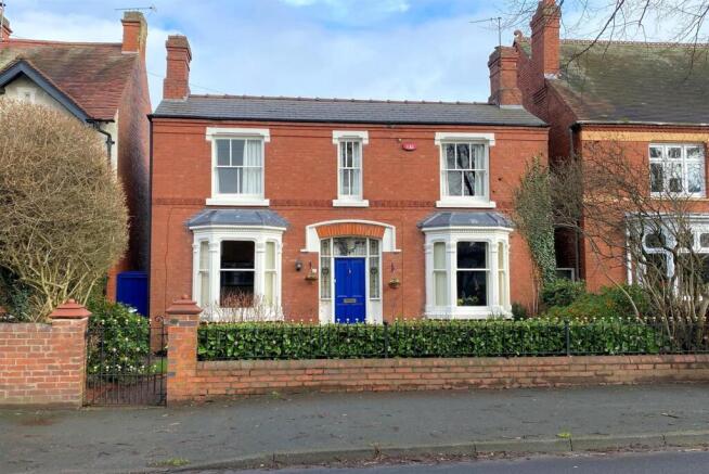 3 bed property, in South Road, £575,000