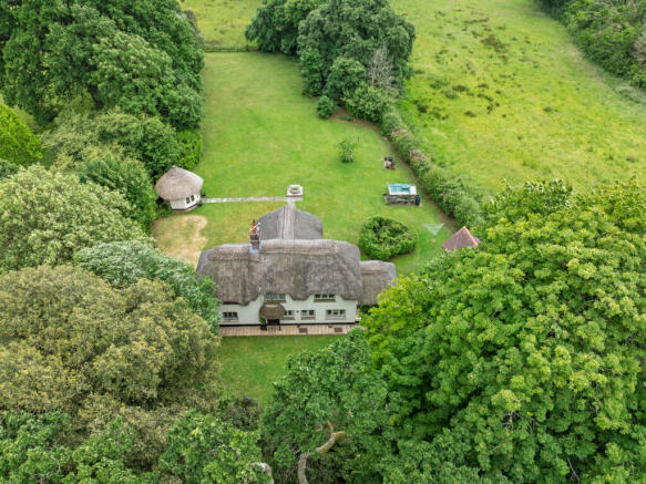 4 bed property, in Wareham, £850,000