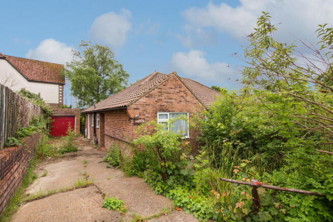 2 bed property, in Harley Lane, £300,000