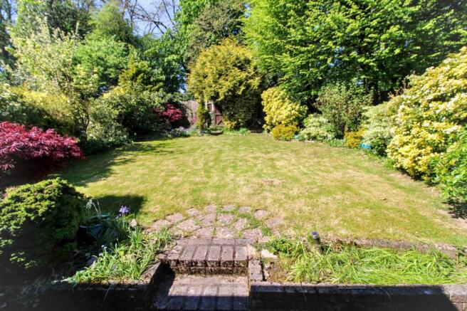 5 bed property, in Toms Turn, £600,000