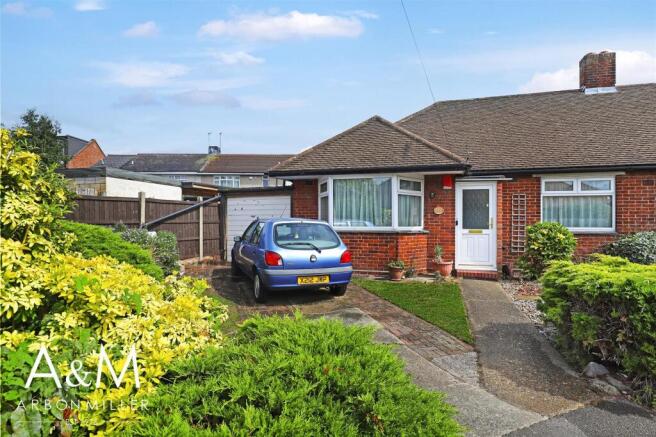 2 bed property, in Meriden Close, £465,000