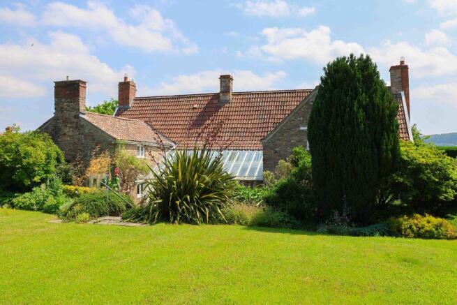 5 bed property, in Walton-In-Gordano, £995,000