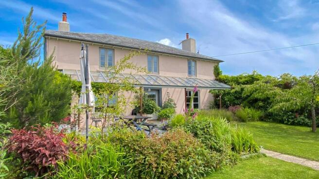 4 bed property, in Blackawton, £850,000