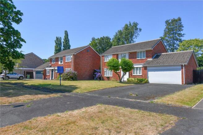 4 bed property, in Sutton Hall Drive, £535,000