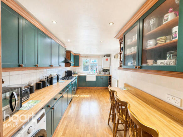 4 bed property, in Cranmer Road, £600,000